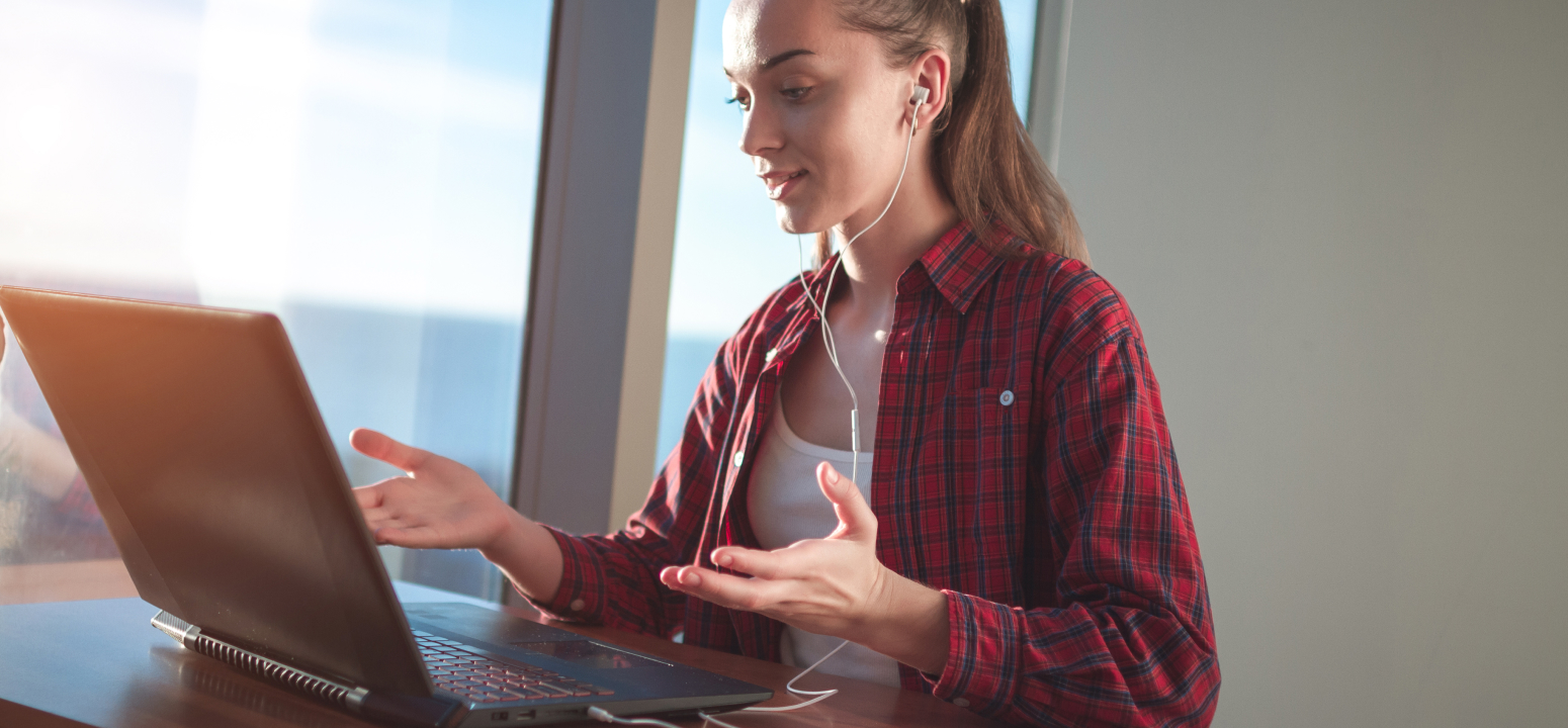 Read more about the article Startup business team and online education service